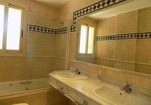 Fuente Aloha Apartment