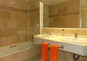 Fuente Aloha Apartment