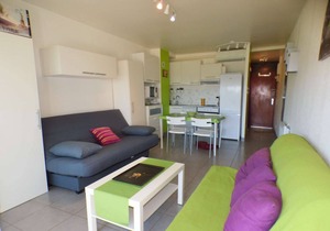 Full sea view, air conditioning, beach a stone's throw away, everything on foot