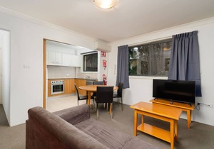 Fully Furnished and Equipped 2 Bedroom Apartment in Hornsby