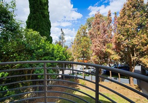 Fully Furnished and Equipped 2 Bedroom Apartment in Hornsby