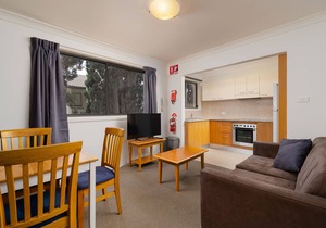 Fully Furnished and Equipped 1 Bedroom Apartment In Hornsby