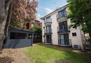 Fully Furnished and Equipped 1 Bedroom Apartment In Hornsby