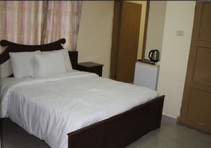 Fully Furnished & Serviced 1Bed apartment Two
