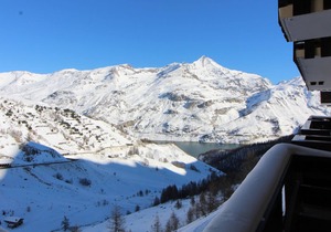 Fully Renovated 2-Room Apartment with Stunning Lake View - Tignes, France