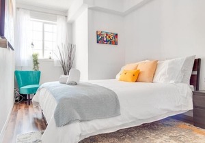 Fun and Colourful Condo w Foosball Parking Coffee