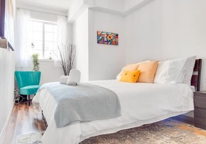 Fun and Colourful Condo w Foosball Parking Coffee