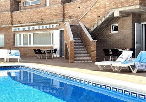 Functional apartment 5 minutes walk from Riells beach