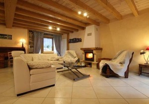 Gîte spacieux avec terrasse surplombant rivière, idéale pour pêche et sports d’eau, tout inclus - FR-1-582-17