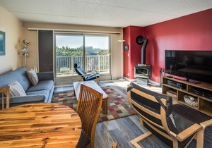 G603 First Floor 1 Bedroom Upgraded unit No cleaning fees