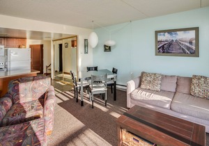 G661 - 1 Bedroom 3rd floor, Elevator, No Cleaning Fees