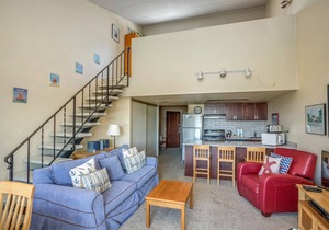 G700 1.5 bedroom with loft 4th floor No cleaning fees