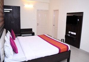 Ganga Darshanam Guest House