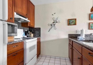 Garden View 1BR Suite with Outdoor Swimming Pool Near Lae Nani Beach