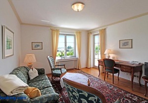 Gastehaus Schloss Kronburg