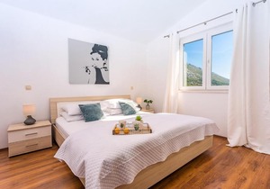 Gata Town House Sleeps 8 with Pool Air Con and WiFi