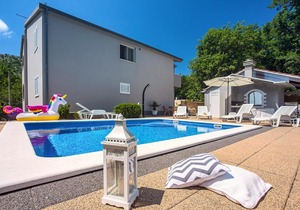 Gata Town House Sleeps 8 with Pool Air Con and WiFi