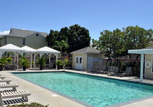 GATED! QUIET! FRIENDLY! PRIVATE! POOL! GOLF! SHOPPING! RESTAURANTS!