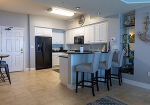 GC 2 BDRM - 2 KING BEDS; Gulf front 40 Ft Balc; Spec View; Bch Chair Serv Incld!