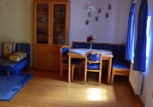 Gemütliche 3-Sterne-Ferienwohnung mit Terrasse und Streichelzoo