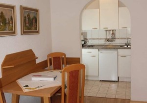 Gemütliches 2-Zimmer-Appartement mit Balkon für bis zu 4 Personen