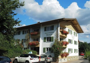 Gemütliches 2-Zimmer-Appartement mit Balkon für bis zu 4 Personen