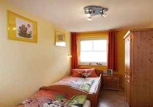 Gemütliches Wohndomizil mit kostenfreiem WLAN, großen Räumen und vielen Möglichkeiten für ihre Kinder.
