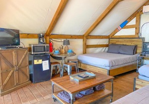 Geronimo Creek Retreat Getaway Cabin #5