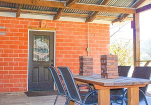Geronimo Creek Retreat Getaway Cabin B