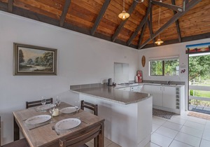 Getaway - Onemana Holiday Chalet