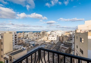 Getawaysmalta - Seashells Apartment 11 With Terrace And Sea Views In Bugibba