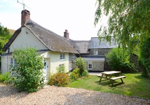 Gill Cottage - Four Bedroom House, Sleeps 8