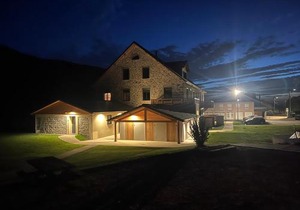 Gite Roche Des Ducs avec Piscine toute l'année, Spa, Sauna, Hammam