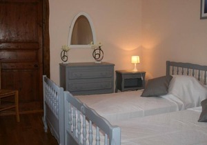 Gite Saint-Martin-la-Sauveté, 6 bedrooms, 12 persons