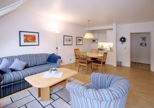 Gmelinstraße 23, Whg. 6 - Ferienwohnung mit 3- Zimmern auf ca. 60m² mit Balkon