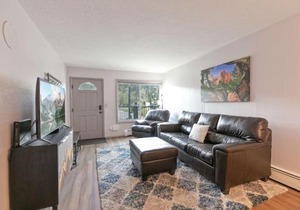 Gold Creek 30W Condo Remodeled On Main St