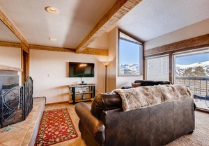 Gold Point #5-C - Great Views - Hot Tub Access
