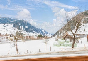 Golden Lodges Rauris Resort with ski storage