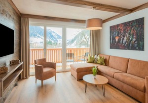 Golden Lodges Rauris Resort with ski storage