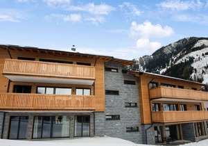 Golden Lodges Rauris Resort with ski storage