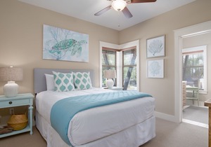 Golf Cart ~ Screened Porch ~ Spacious Living Area