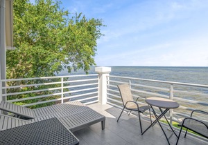 Golf Carts ~ Bayfront ~ Pet Friendly ~ Community Pool