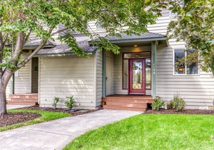 Golf course home with deck - walk to pools, hot tubs & tennis court