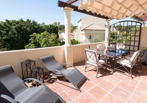 Golf Getaway In Nueva Andalucía - With Giant Jacuzzi✔