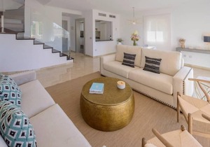 Golf Getaway In Nueva Andalucía - With Giant Jacuzzi✔