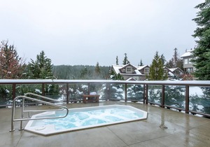 Golf Getaway w/ Hot tub, Parking