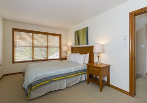 Golf Getaway w/ Hot tub, Parking