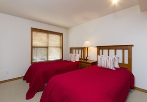 Golf Getaway w/ Hot tub, Parking