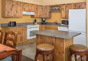 Golf Resort Condo ~ Running Y ~2 Bed/2 Bath (Sleeps 6) ~Pool~Hot Tub