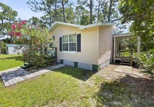 "Gone to the Beach" | Pet-Friendly | Eclectic-Style Vacation Rental | Located in Old Seagrove
